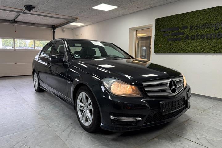 Sort Mercedes C180 fra 2012
