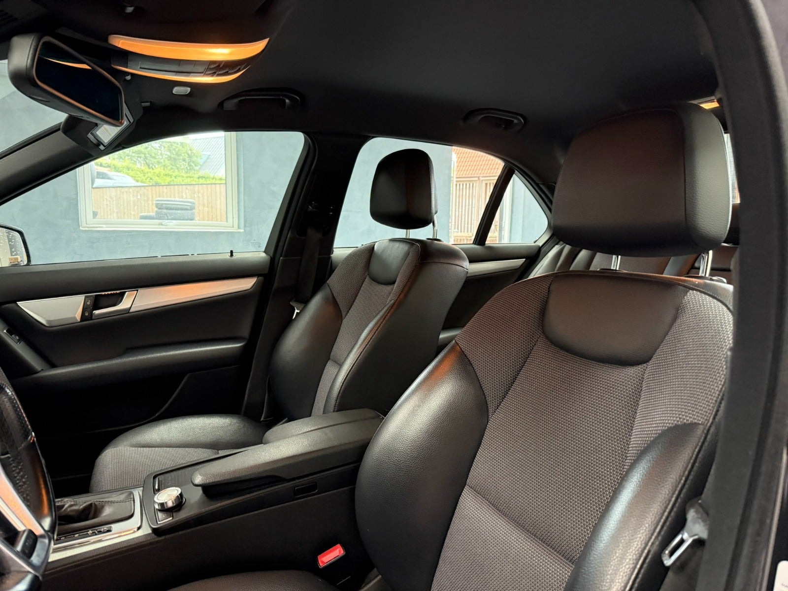 Sort Mercedes C180 fra 2012