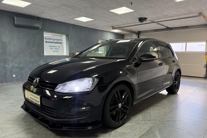Rød VW Golf VII fra 2013