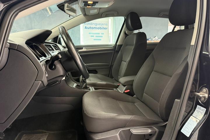 Rød VW Golf VII fra 2013