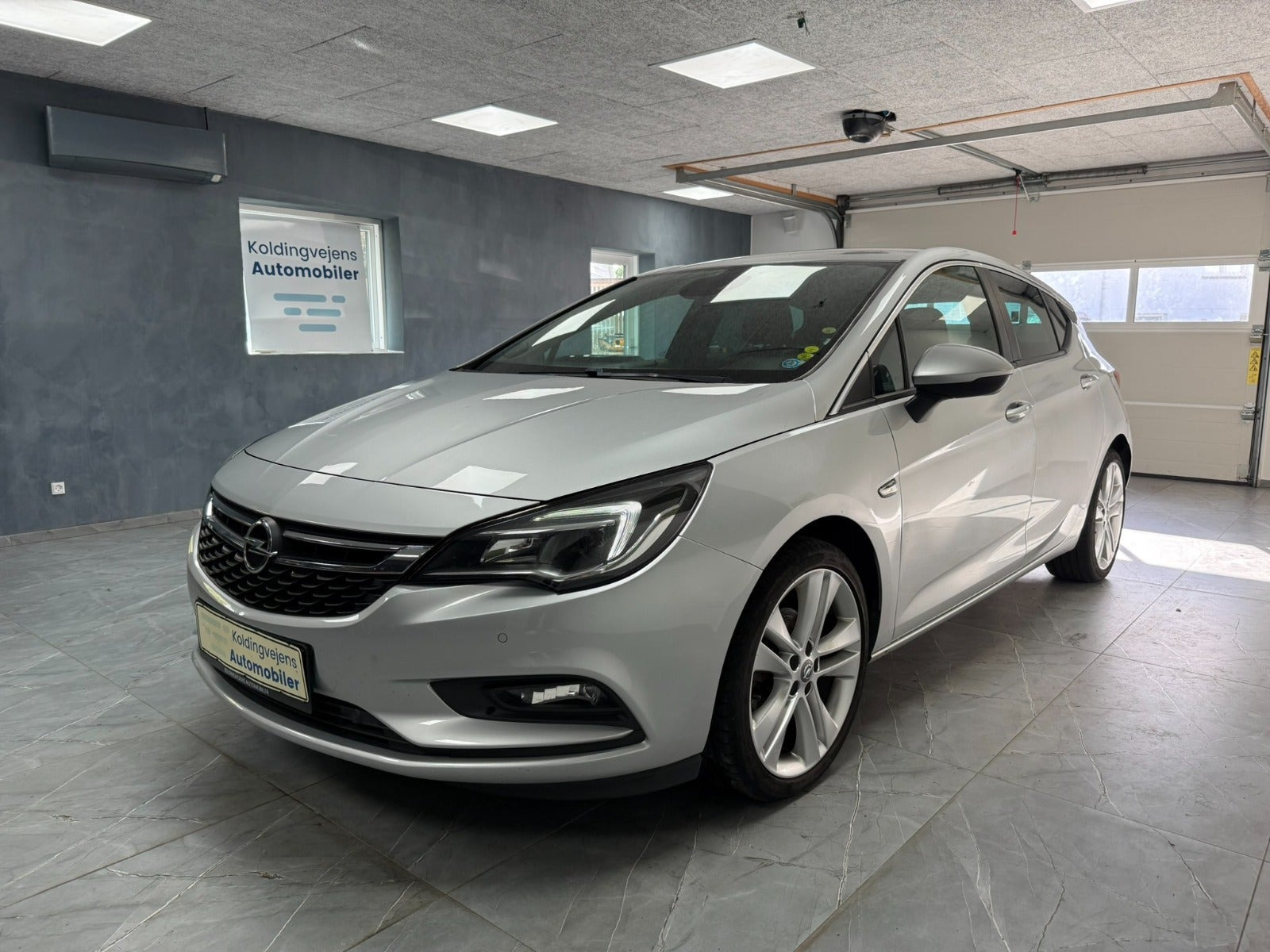 undefined Opel Astra fra 2017