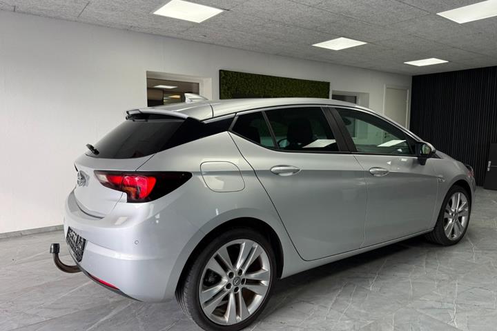 undefined Opel Astra fra 2017