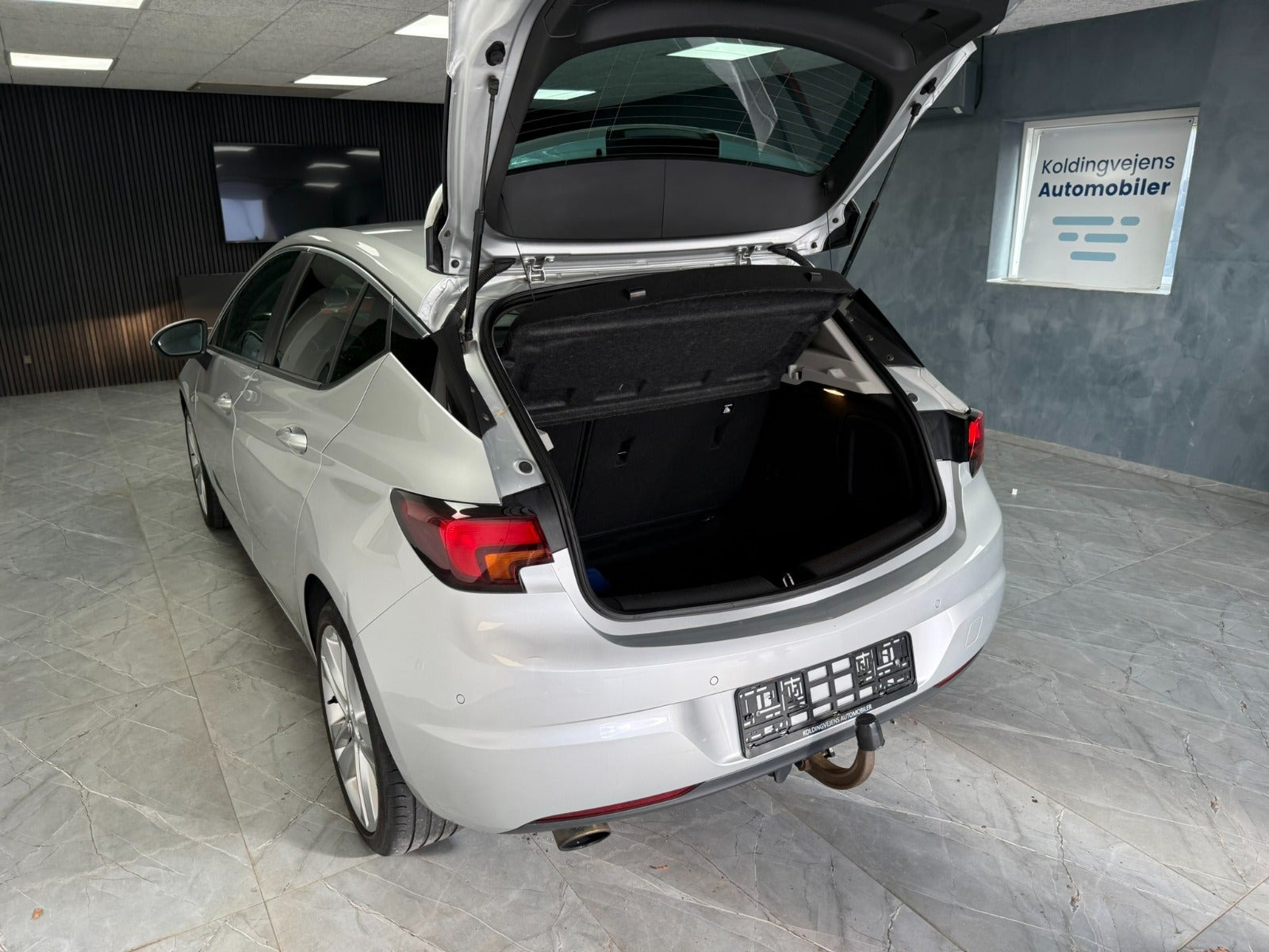 undefined Opel Astra fra 2017