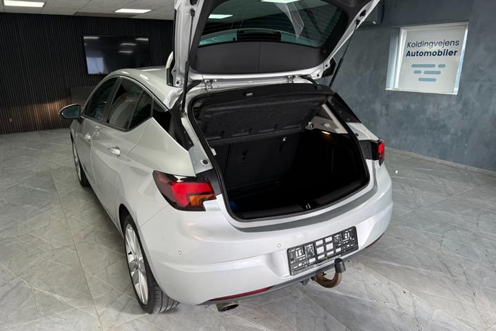 undefined Opel Astra fra 2017