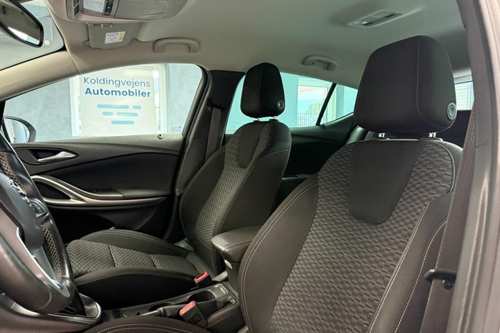 undefined Opel Astra fra 2017