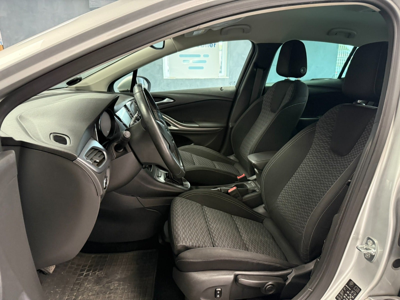 undefined Opel Astra fra 2017