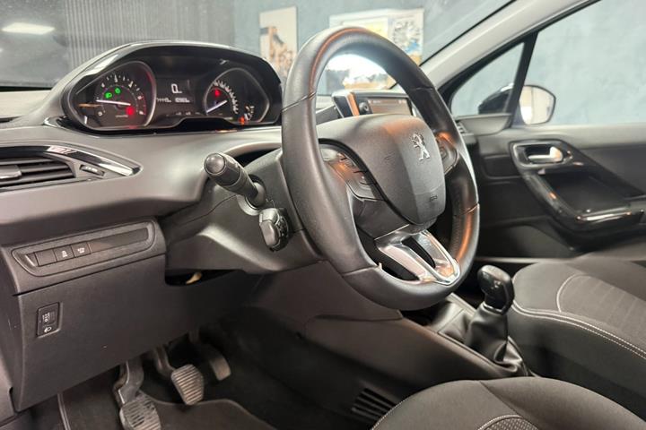 undefined Peugeot 208 fra 2017