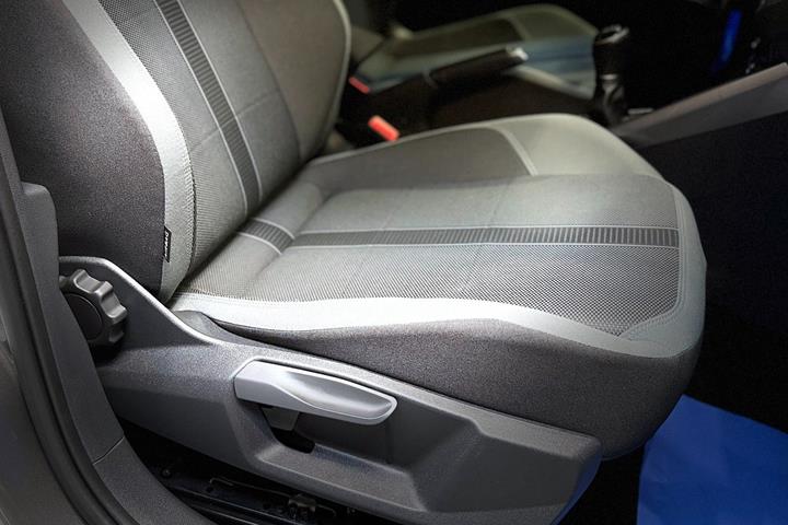 Grå VW Polo fra 2019