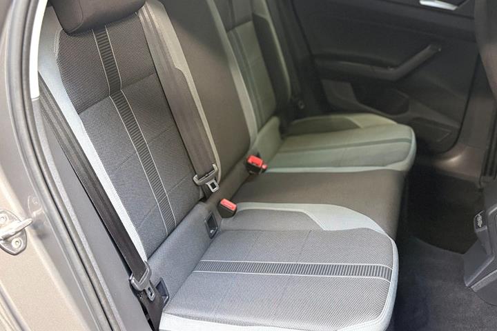 Grå VW Polo fra 2019