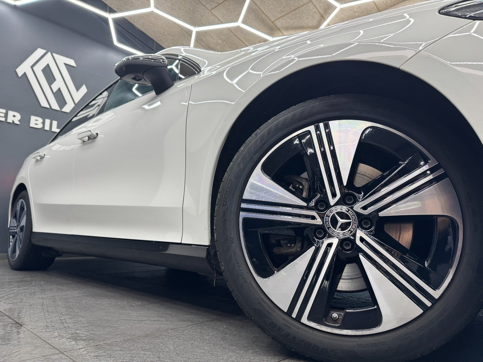 Hvid Mercedes CLA250+ fra 2025