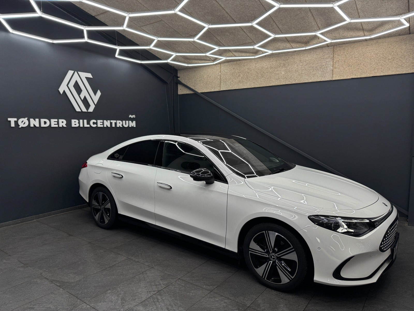 Hvid Mercedes CLA250+ fra 2025