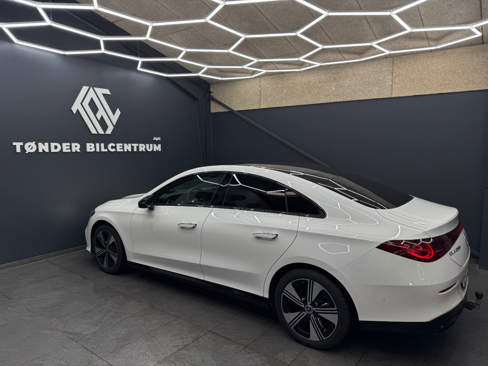 Hvid Mercedes CLA250+ fra 2025