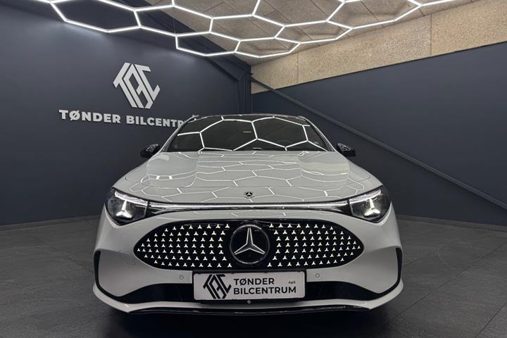 Hvid Mercedes CLA250+ fra 2025