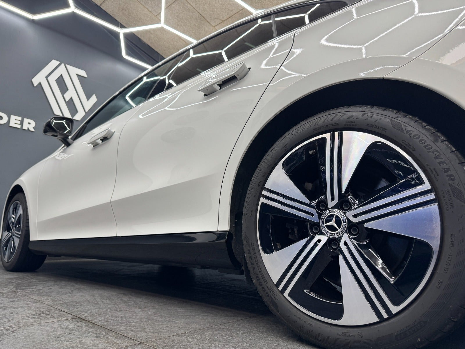 Hvid Mercedes CLA250+ fra 2025