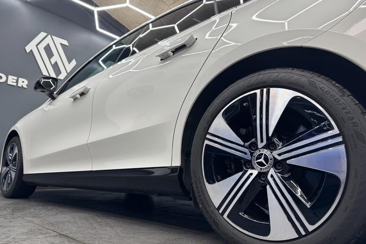Hvid Mercedes CLA250+ fra 2025