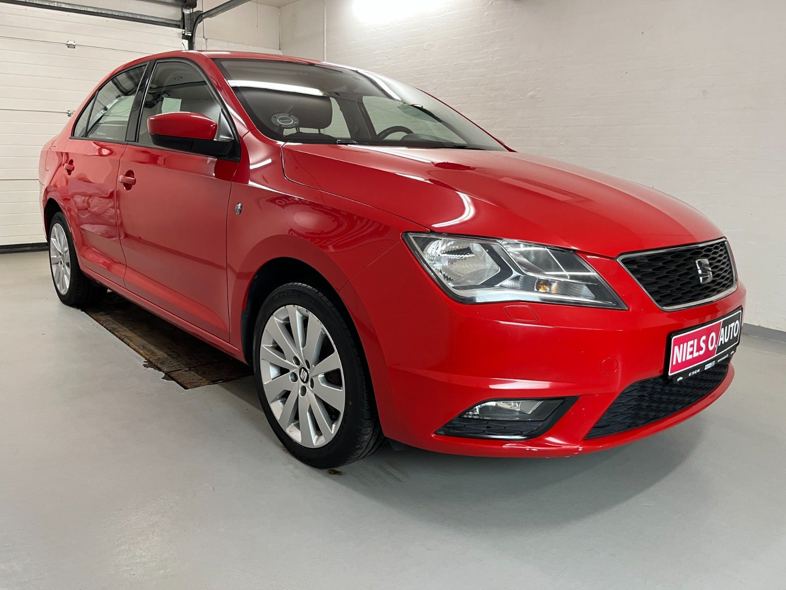 Rød Seat Toledo fra 2015