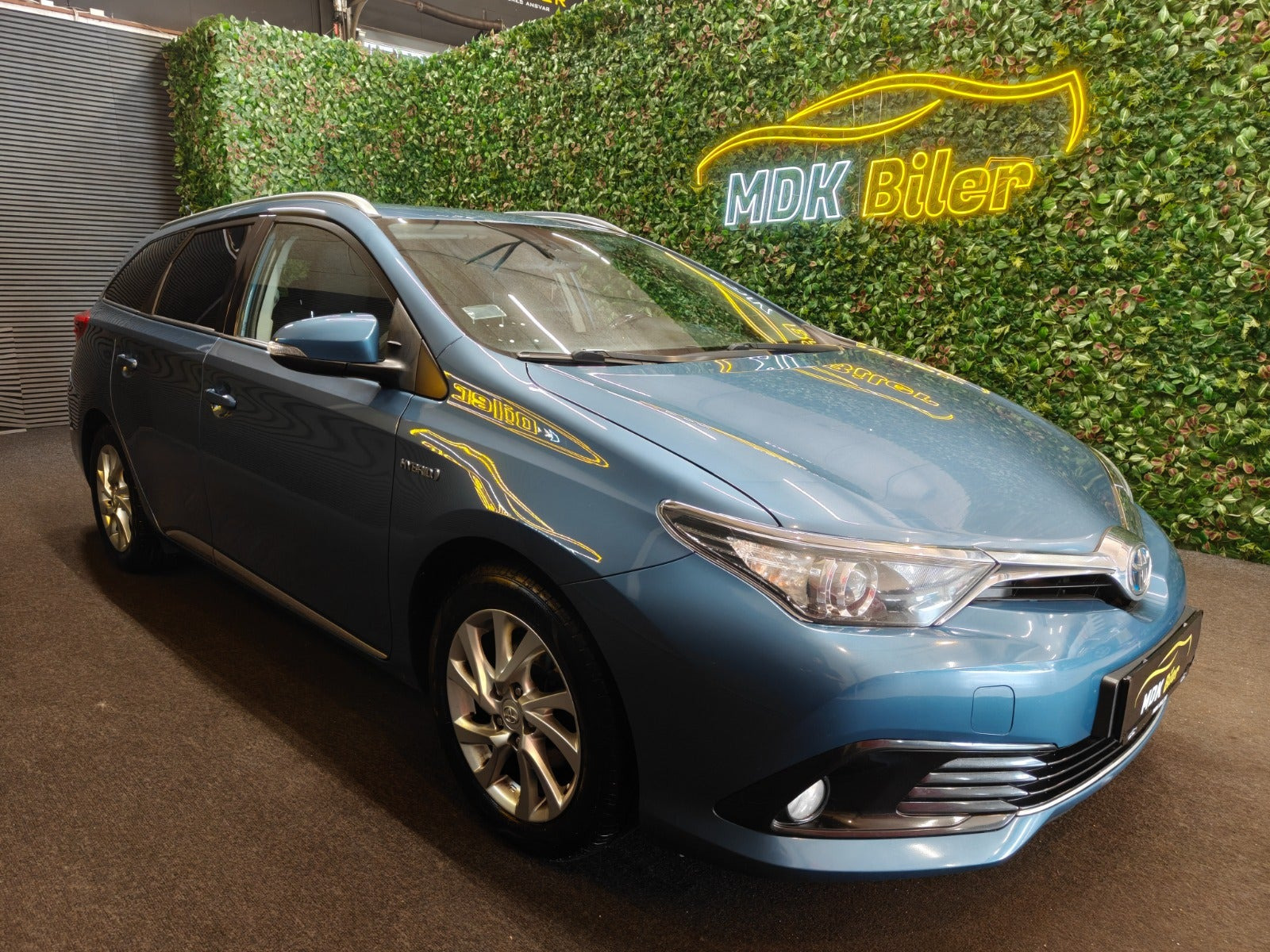 Toyota Auris 1,8 Hybrid H2 Comfort Touring Sports CVT