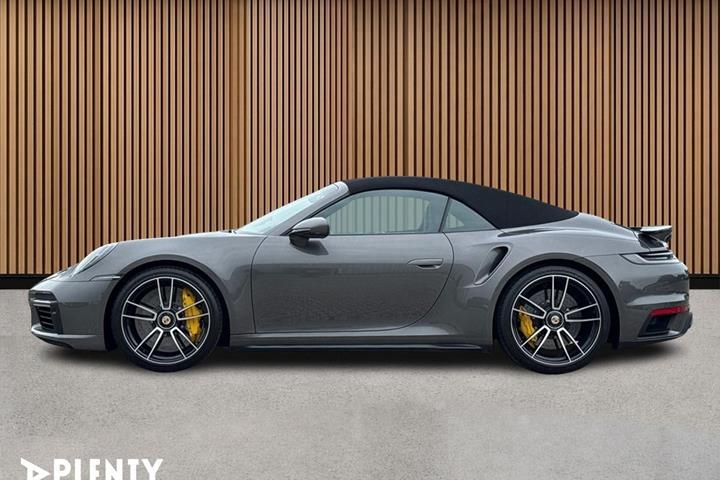Grå Porsche 911 Turbo S fra 2020