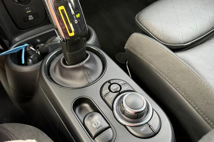 Grøn Mini Cooper SE fra 2022