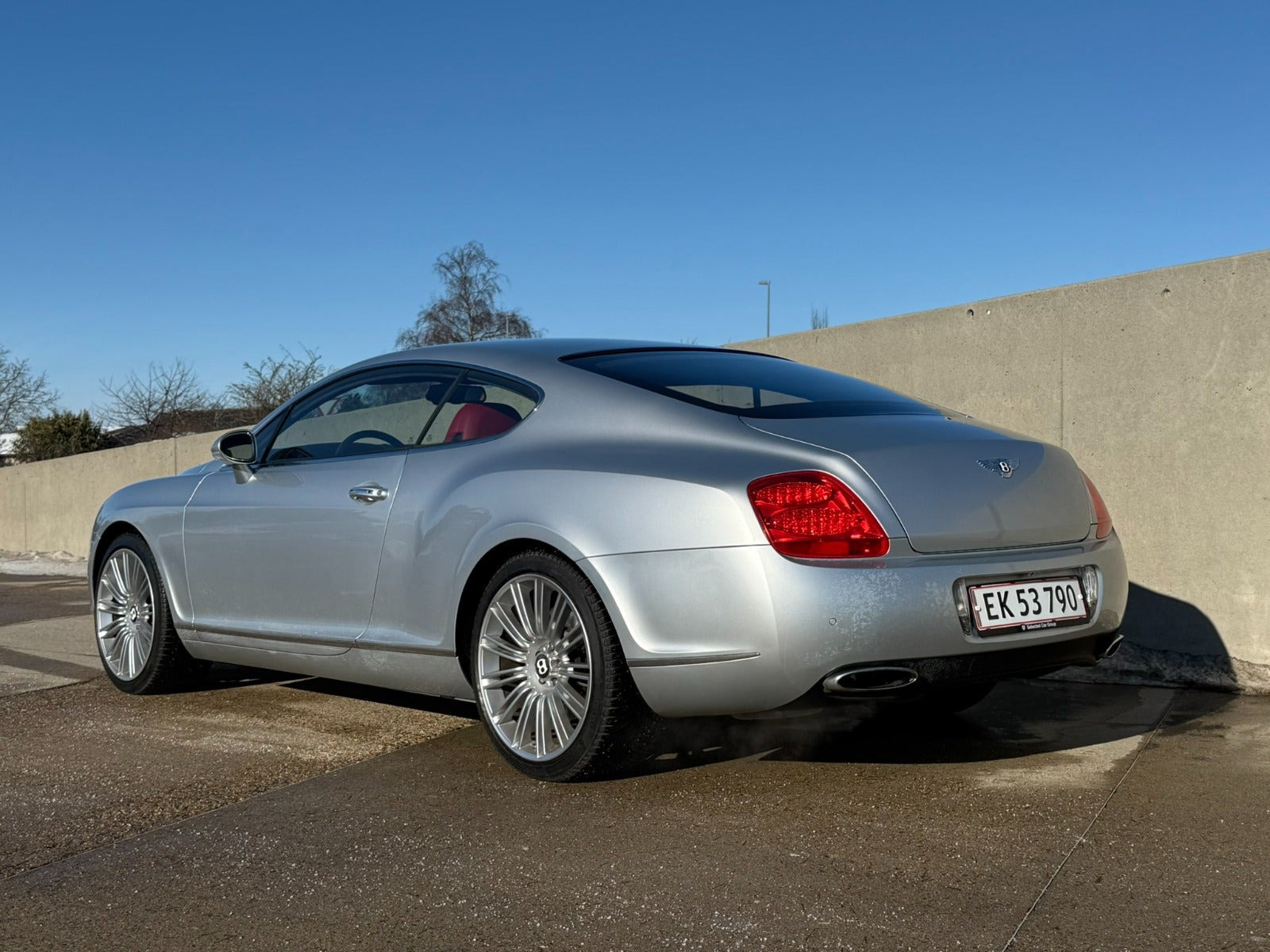 Sølv Bentley Continental GT fra 2009