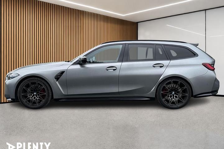 Grå BMW M3 fra 2023