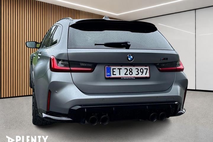 Grå BMW M3 fra 2023