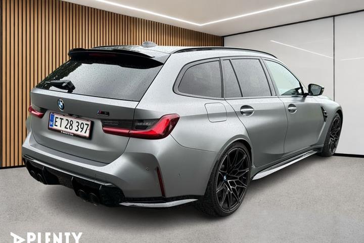 Grå BMW M3 fra 2023