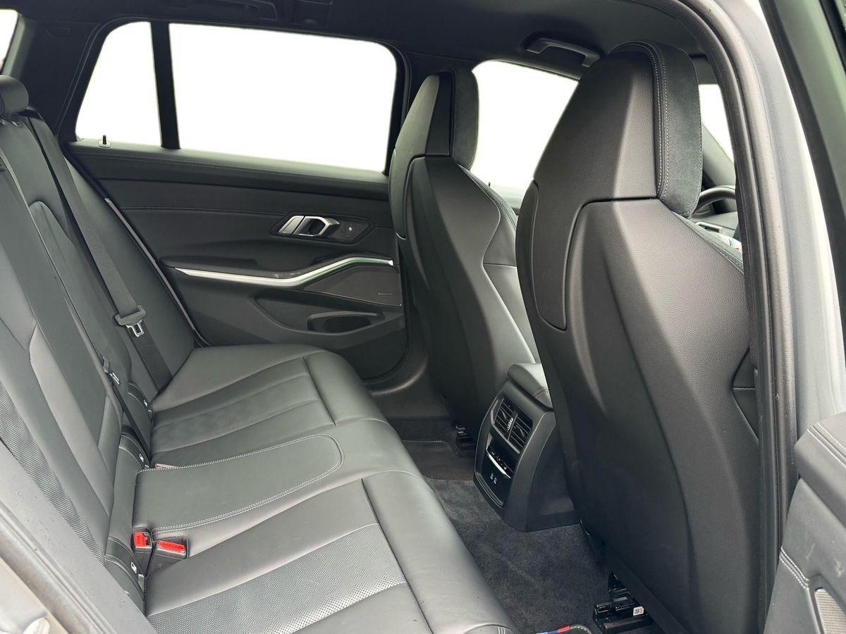 Grå BMW M3 fra 2023