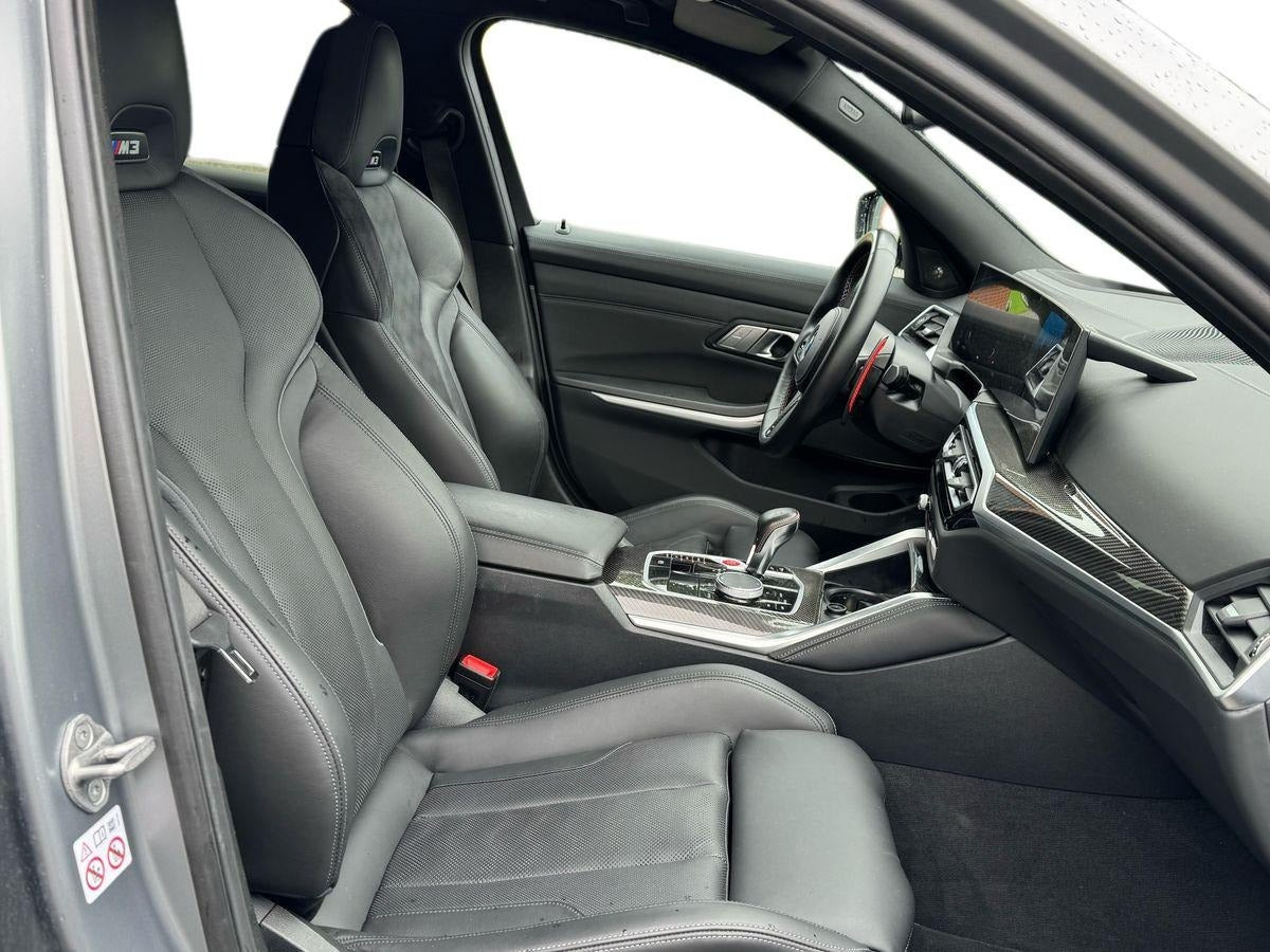 Grå BMW M3 fra 2023