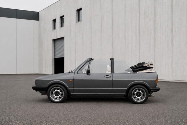 Grå VW Golf I fra 1983
