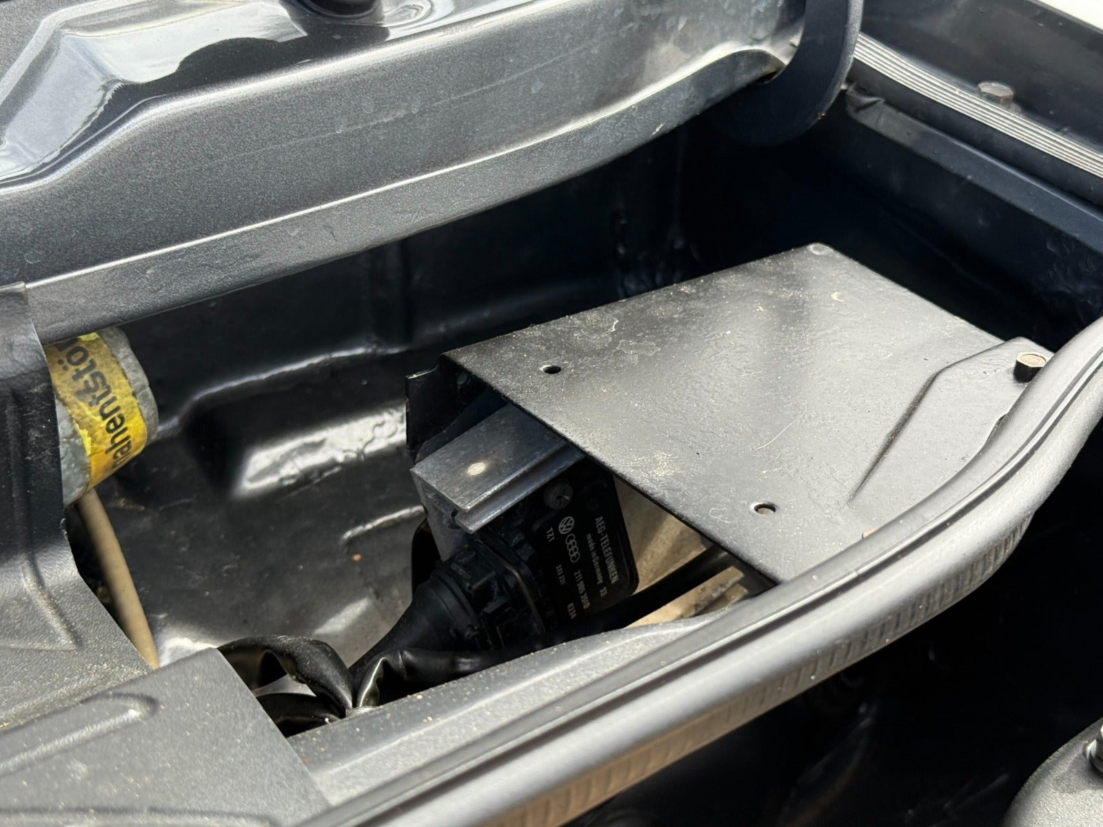 Grå VW Golf I fra 1983