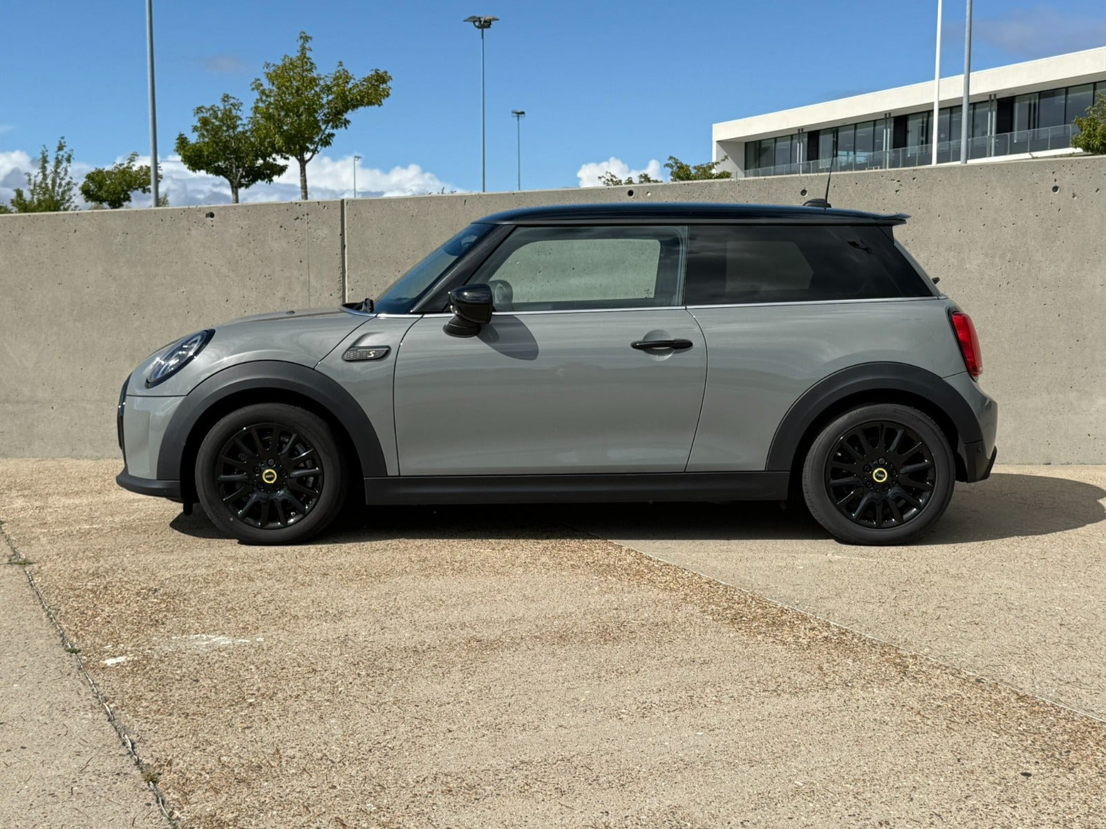 Grå Mini Cooper SE fra 2022