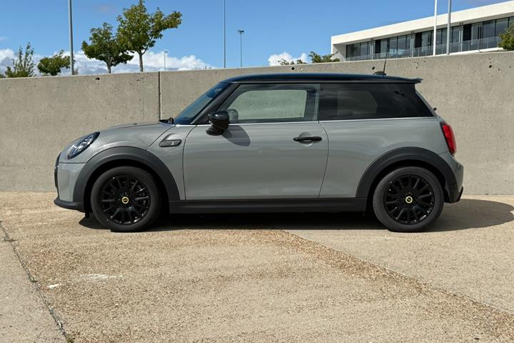 Grå Mini Cooper SE fra 2022