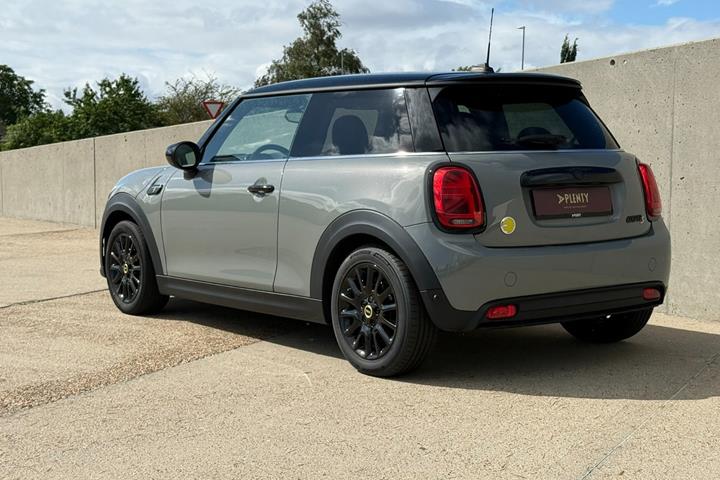 Grå Mini Cooper SE fra 2022
