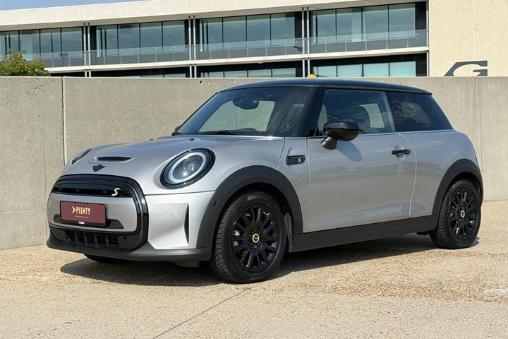 Sølv Mini Cooper SE fra 2023