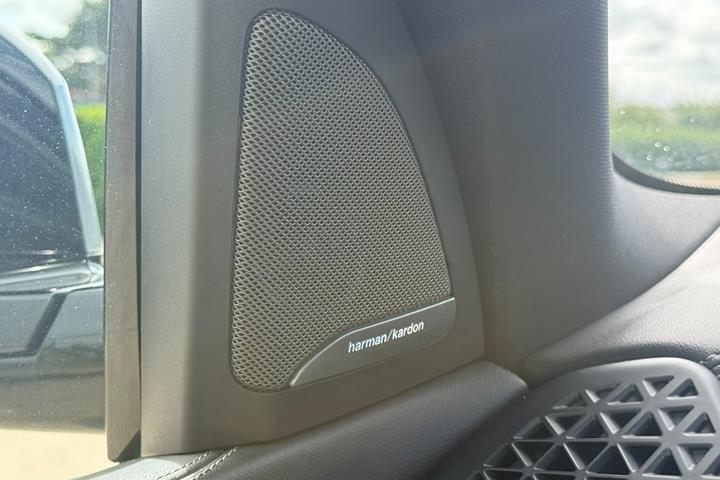 Grå BMW X5 fra 2024