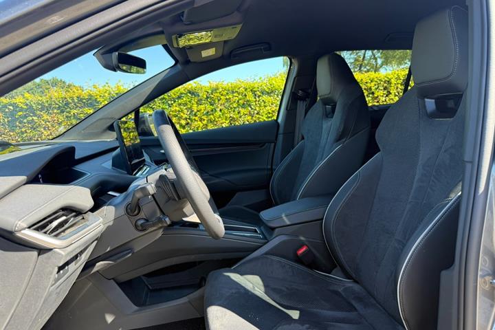 Grå Skoda Enyaq fra 2026