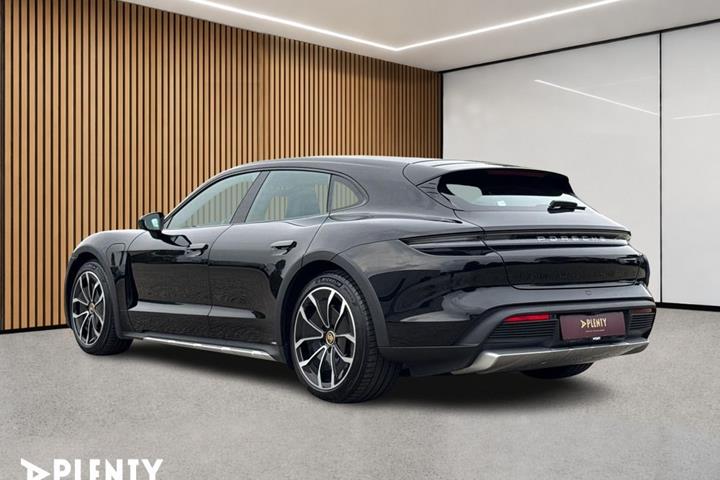 Sort Porsche Taycan 4 fra 2022