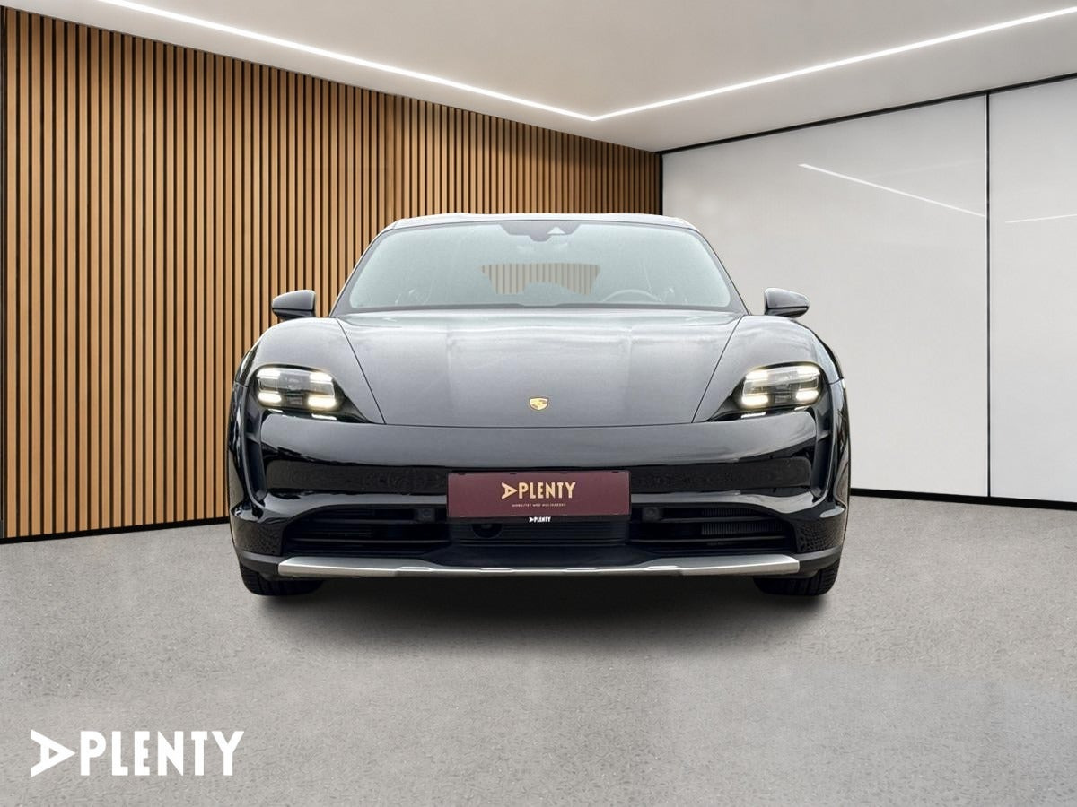 Sort Porsche Taycan 4 fra 2022