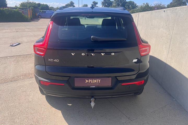 Sort Volvo XC40 fra 2021