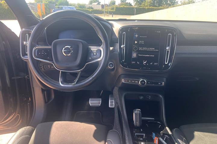 Sort Volvo XC40 fra 2021