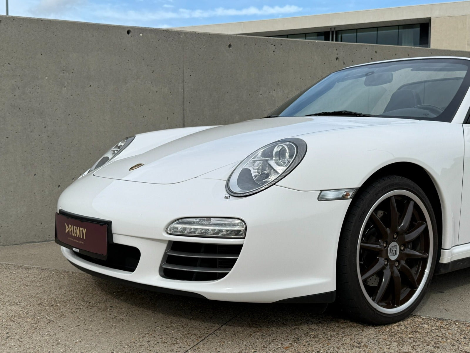 undefined Porsche 911 Carrera 4 fra 2009 set udefra