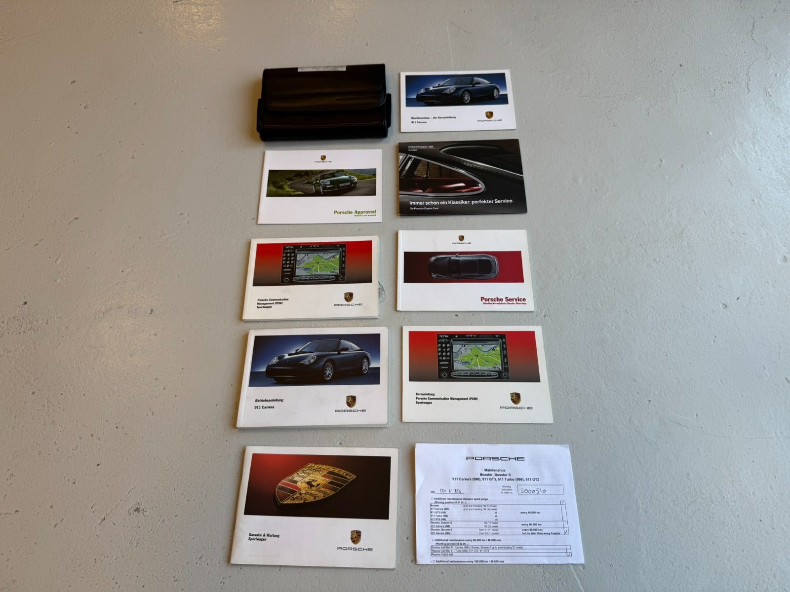Gul Porsche 911 Carrera 4S fra 2004