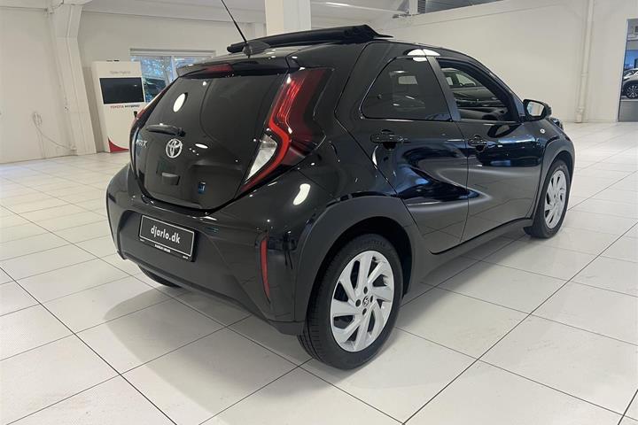 Sort Toyota Aygo X fra 2022