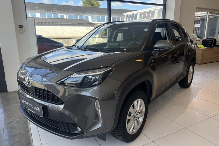Grå Toyota Yaris Cross fra 2022
