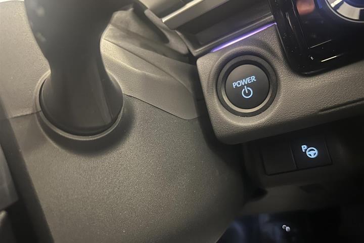 Rød Toyota C-HR+ fra 2025