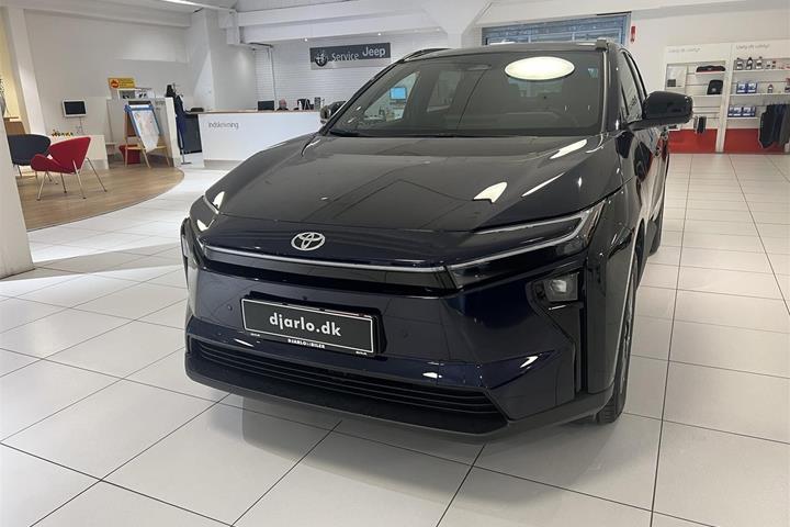 Blå Toyota BZ4X fra 2026