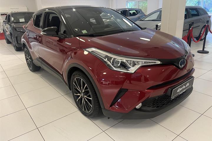 Rød Toyota C-HR fra 2017