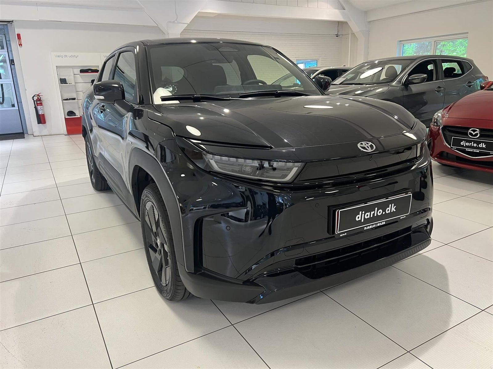 Sort Toyota Urban Cruiser fra 2025
