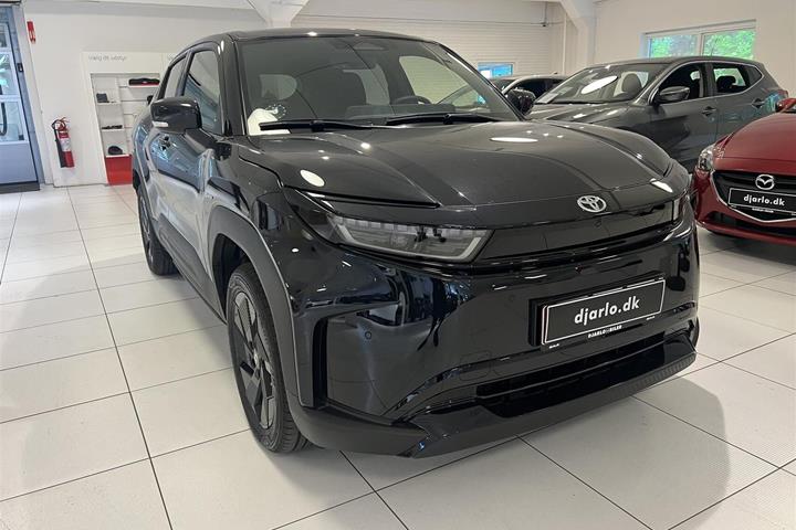 Sort Toyota Urban Cruiser fra 2025